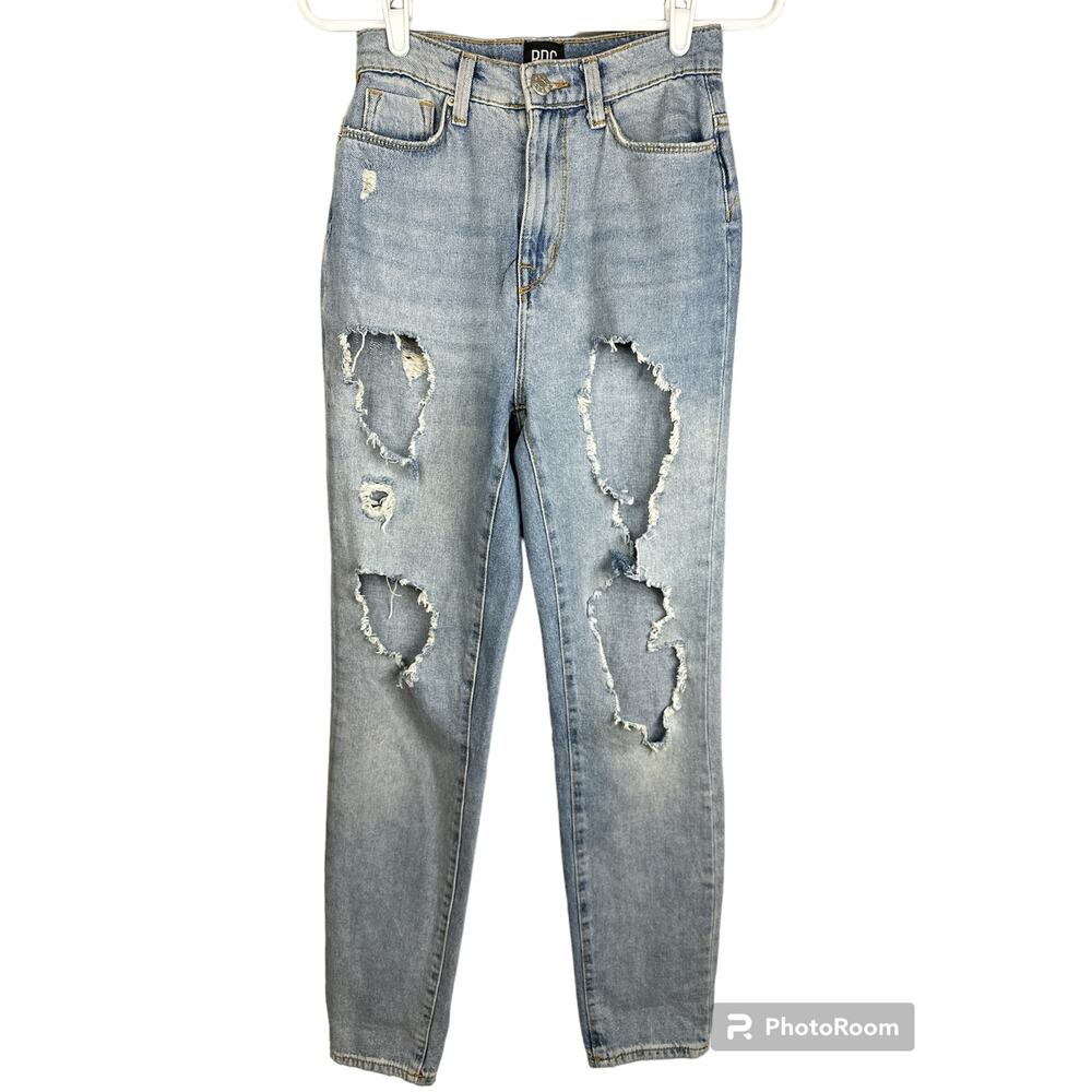 BDG Super Distressed Light Wash Mom High Rise High Waisted Blue Jeans Size 25